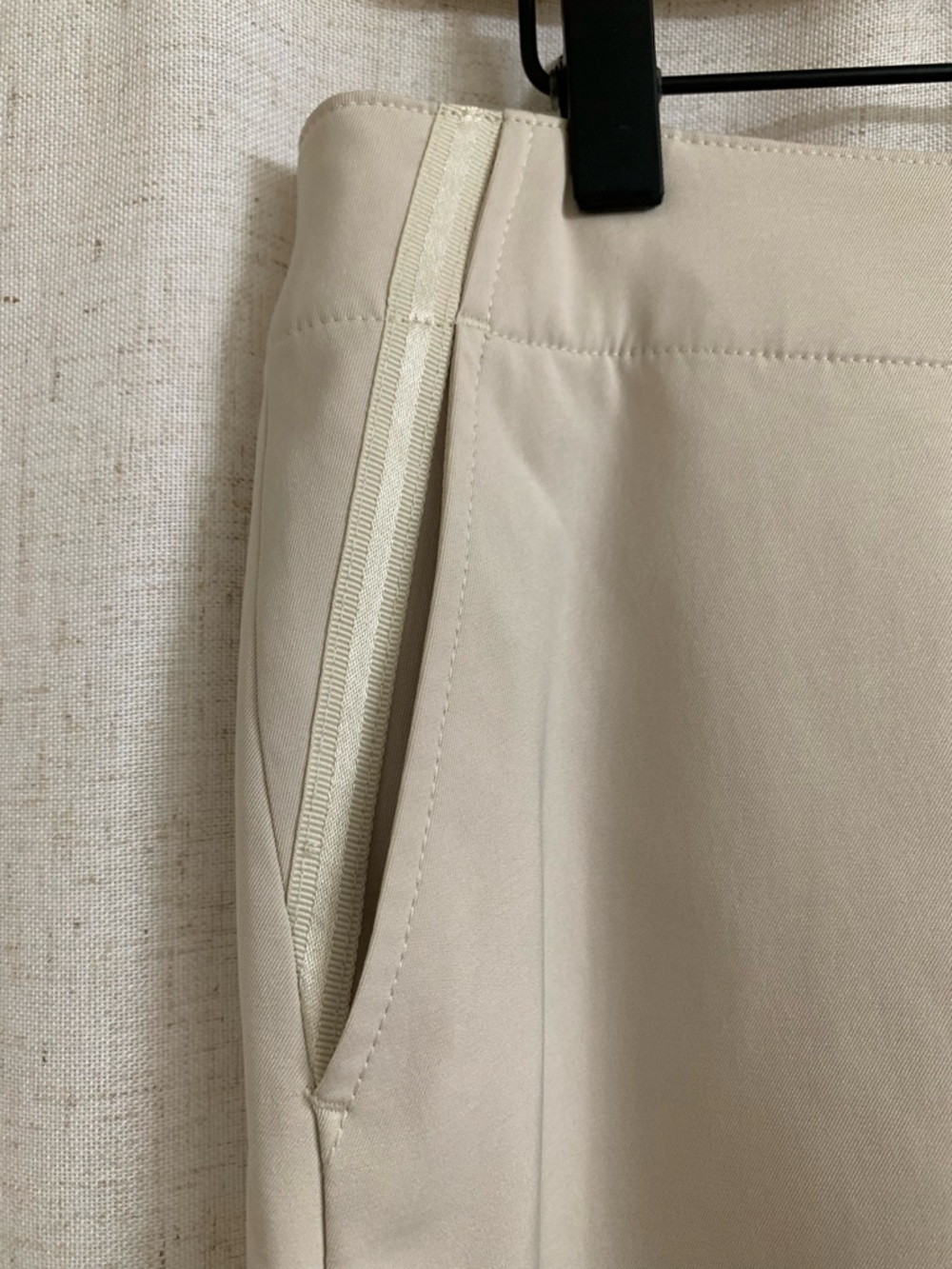 Lady Hagen Golf 3-Pocket Satin Detail Shorts Lined Mini Skirt Size 8 Tan - Picture 2 of 9